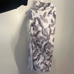 High waisted skirt with spilt on side